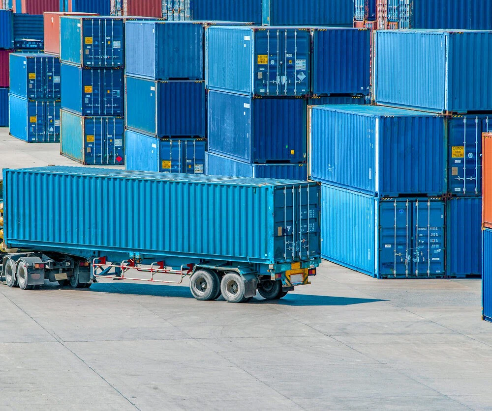 feature-card-LCL-solutions-containers-port-truck-1000x837 feature-card-LCL-solutions-containers-port-truck-1000x837
